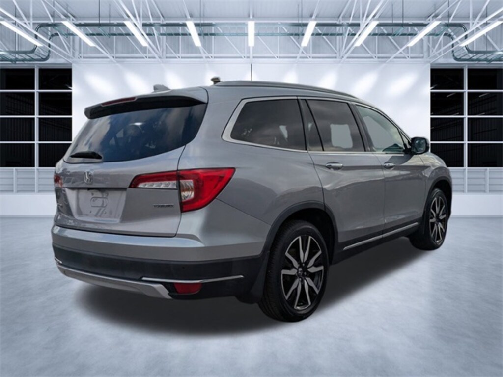 Used 2022 Honda Pilot Touring 8 Passenger SUV