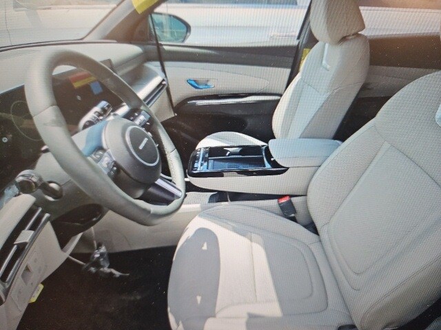 2025 Hyundai Tucson Hybrid Limited photo 3
