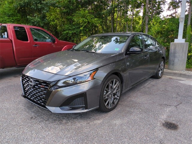 2023 Nissan Altima SR VC-Turbo photo 2
