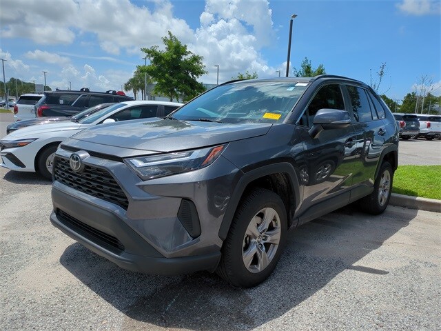 2023 Toyota RAV4 XLE photo 2