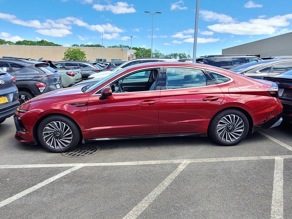 Used 2024 Hyundai Sonata Hybrid SEL with VIN KMHL34JJ7RA090625 for sale in Hicksville, NY
