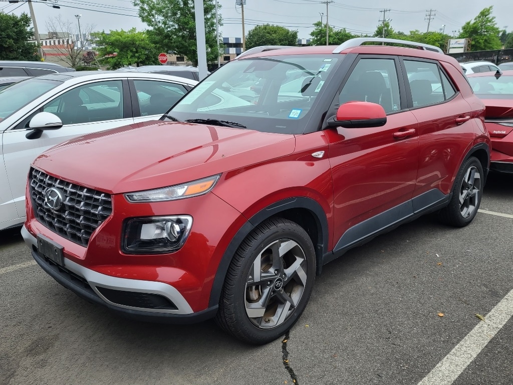 Certified 2021 Hyundai Venue SEL with VIN KMHRC8A35MU096255 for sale in Farmingdale, NY