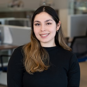 Staff member Neida Lara from ID_8a28fa243b2d
