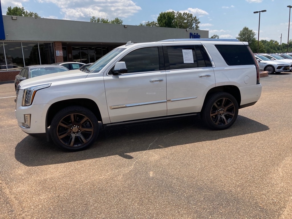 Used 2017 Cadillac Escalade Premium Luxury with VIN 1GYS3CKJ0HR313378 for sale in Batesville, MS