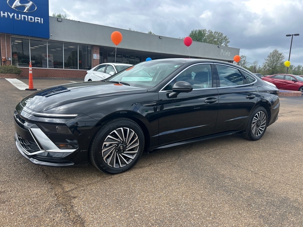 Used 2024 Hyundai Sonata Hybrid Limited with VIN KMHL54JJ0RA092808 for sale in Batesville, MS