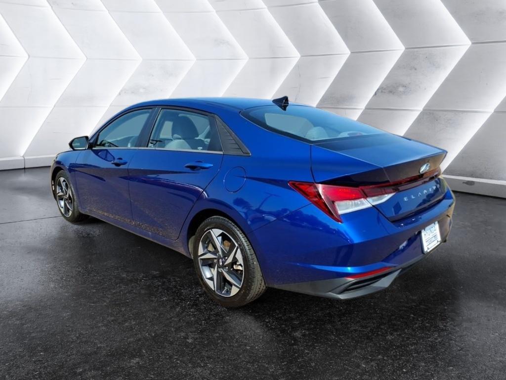 2023 Hyundai Elantra SEL Convenience photo 3