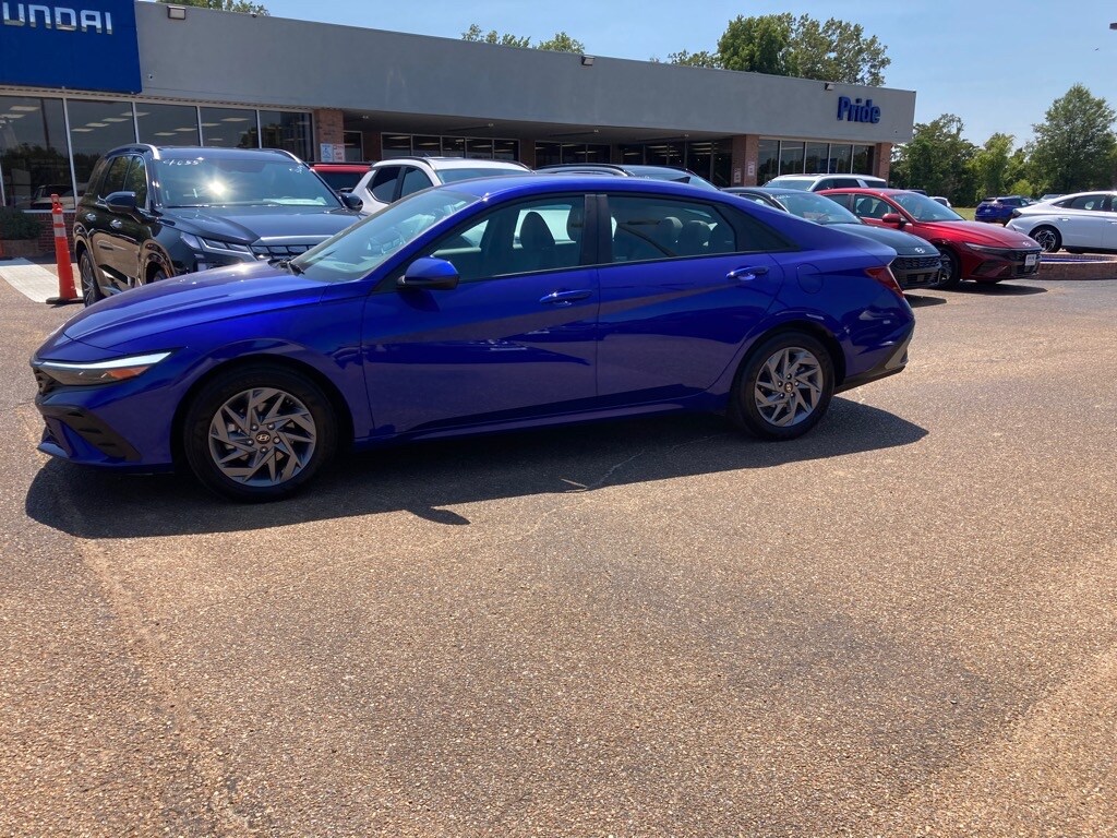 Used 2024 Hyundai Elantra SEL with VIN KMHLM4DG1RU691573 for sale in Batesville, MS