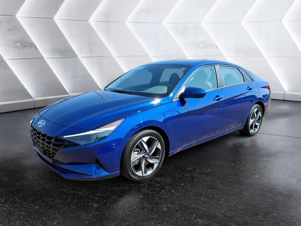 2023 Hyundai Elantra SEL Convenience photo 2