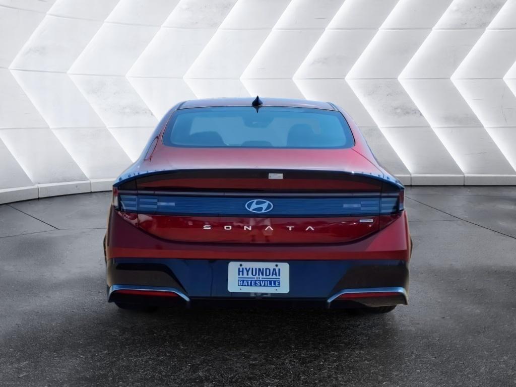 2025 Hyundai Sonata Hybrid SEL photo 4
