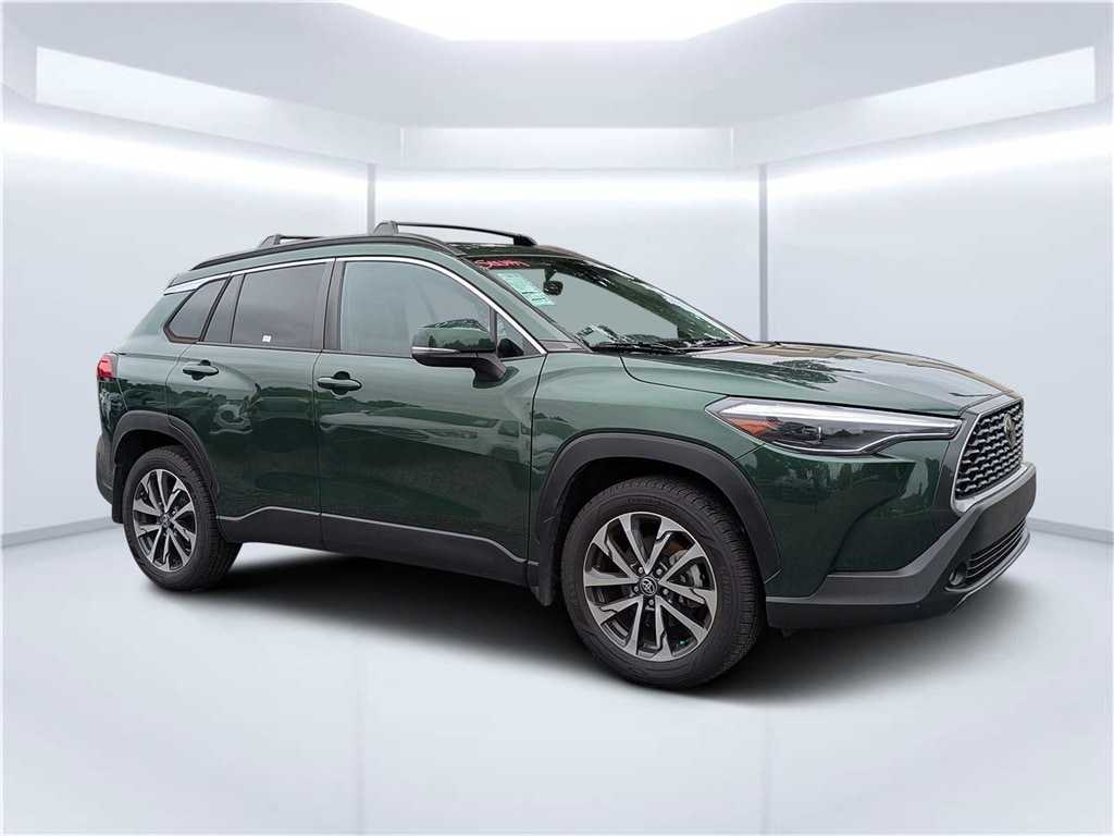 2022 Toyota Corolla Cross XLE's photo