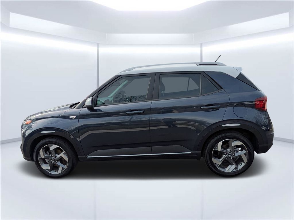 2025 Hyundai Venue Limited - Photo 6