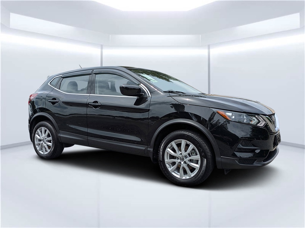 2021 Nissan Rogue Sport S's photo