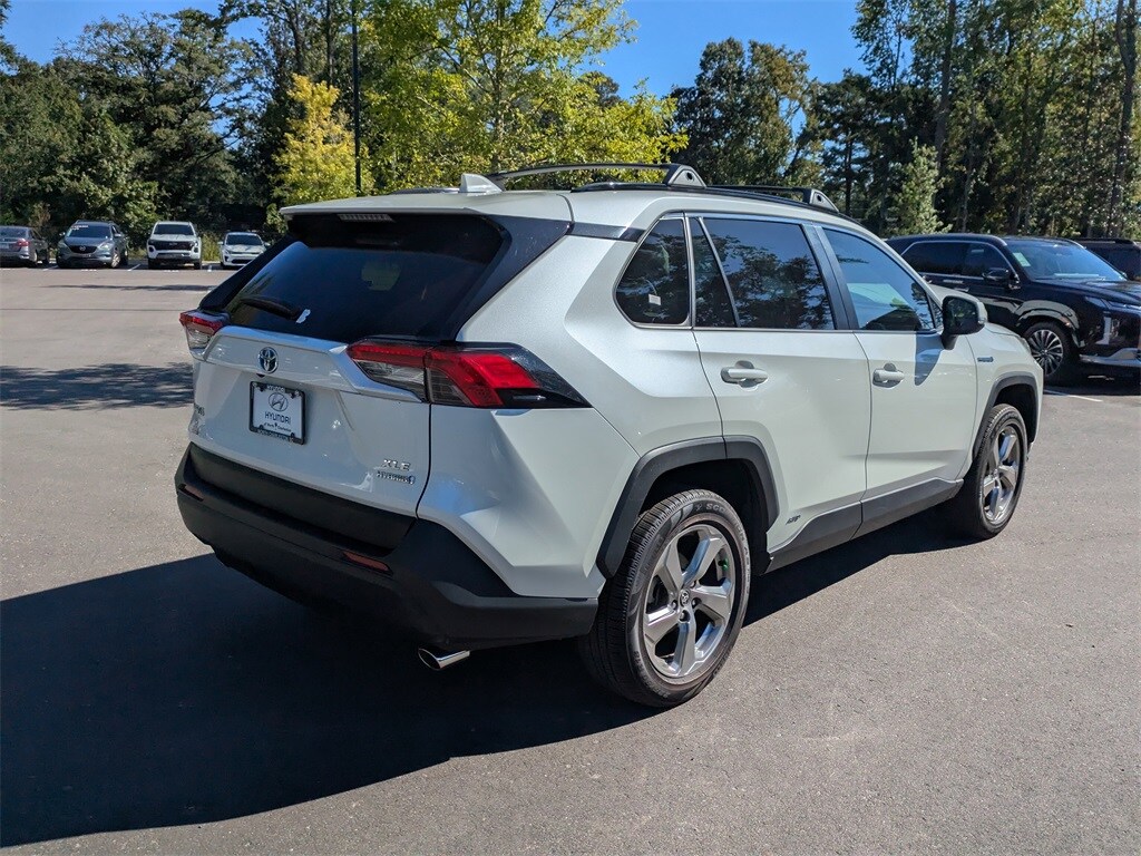 2021 Toyota RAV4 Hybrid XLE Premium photo 3