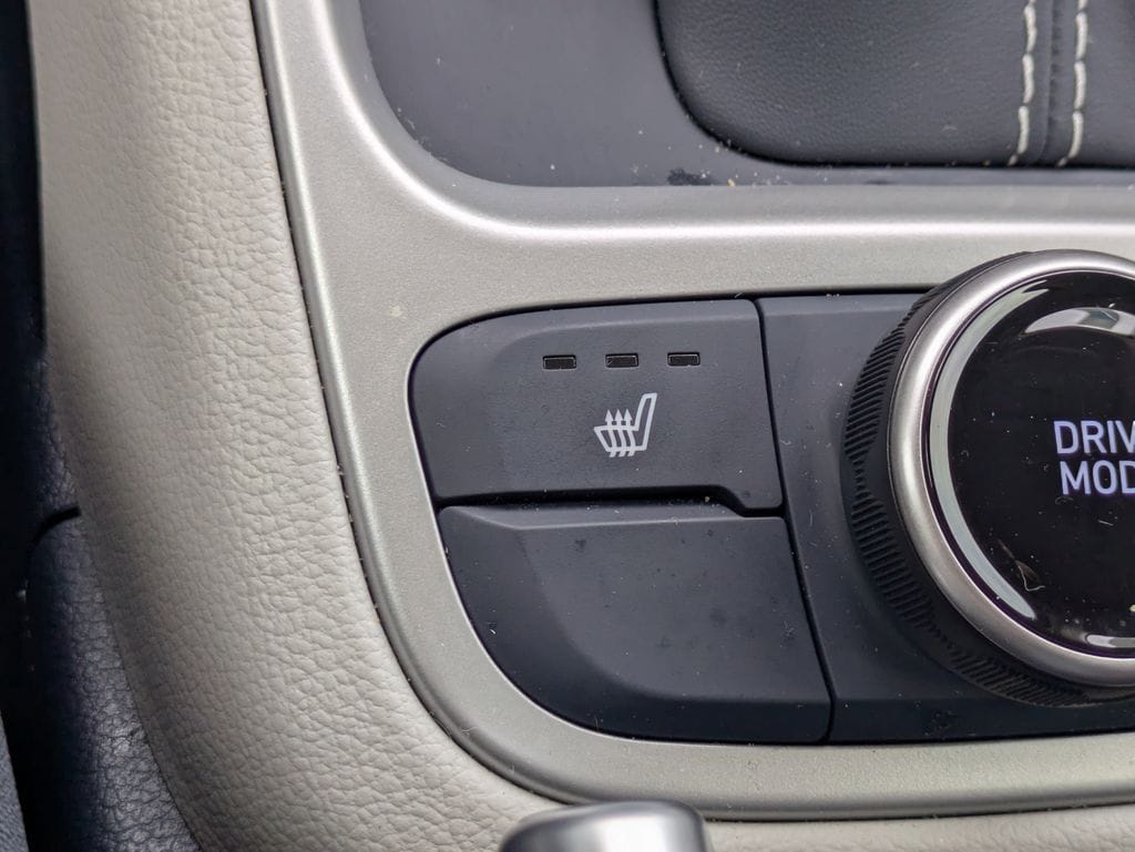 2025 Hyundai Venue Limited - Photo 24