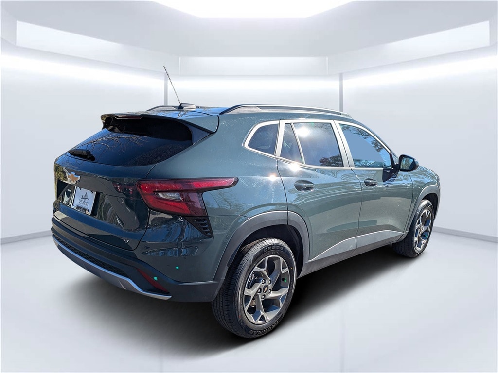 Used 2025 Chevrolet Trax LT SUV