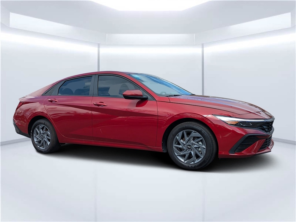 Used 2025 Hyundai Elantra Hybrid Blue Sedan