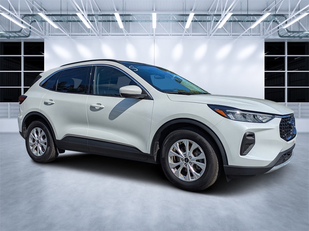 2023 Ford Escape Active's photo