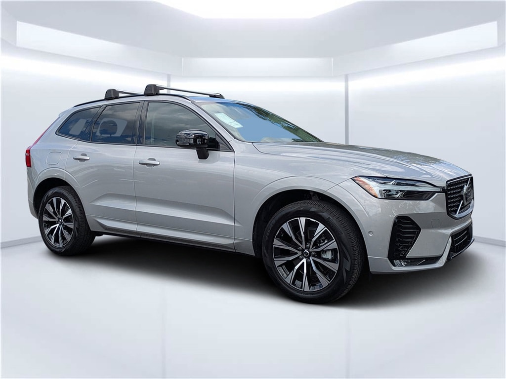 2024 Volvo XC60 Plus's photo