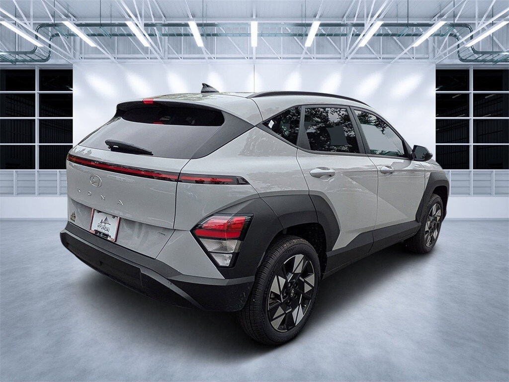 2024 Hyundai Kona SEL photo 2