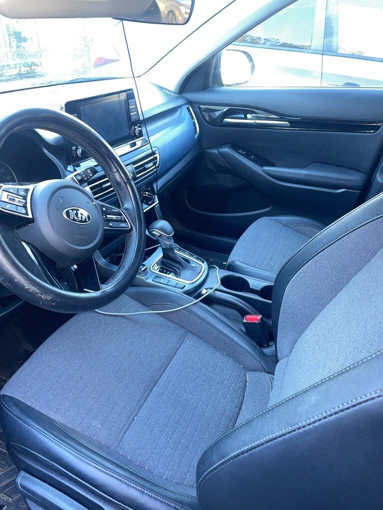 2021 Kia Seltos S photo 3