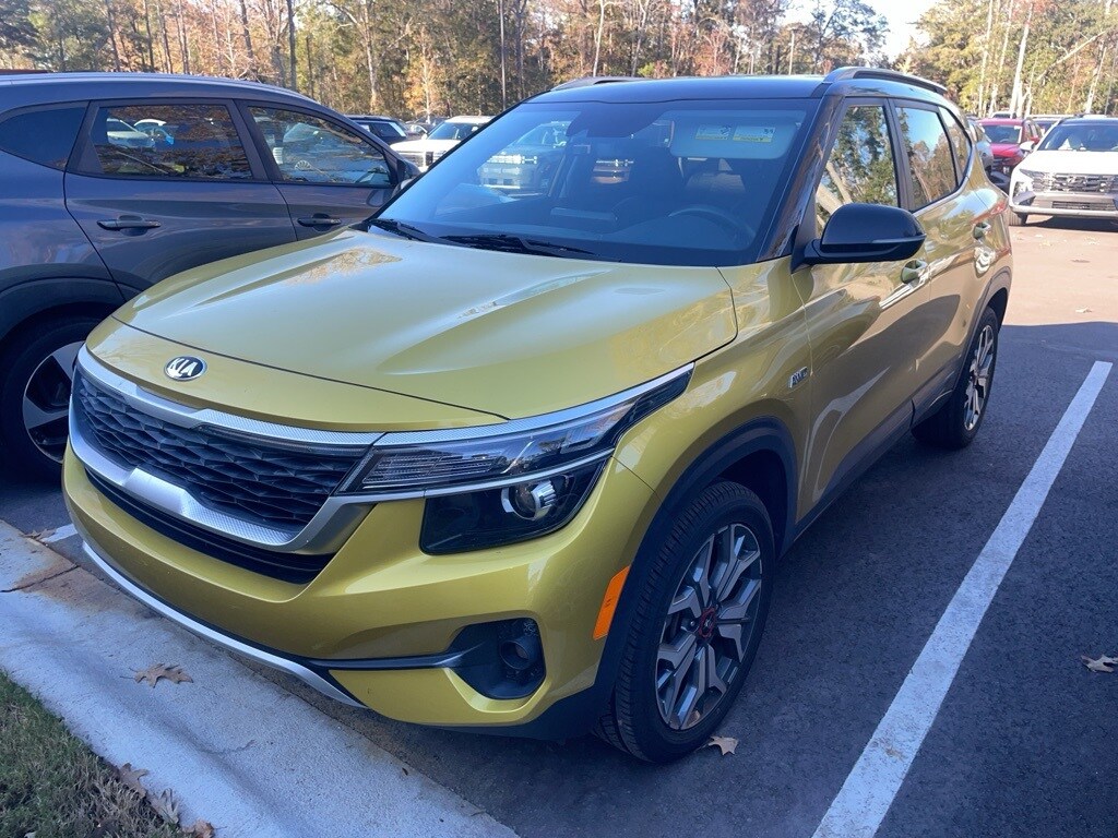 2021 Kia Seltos S photo 2