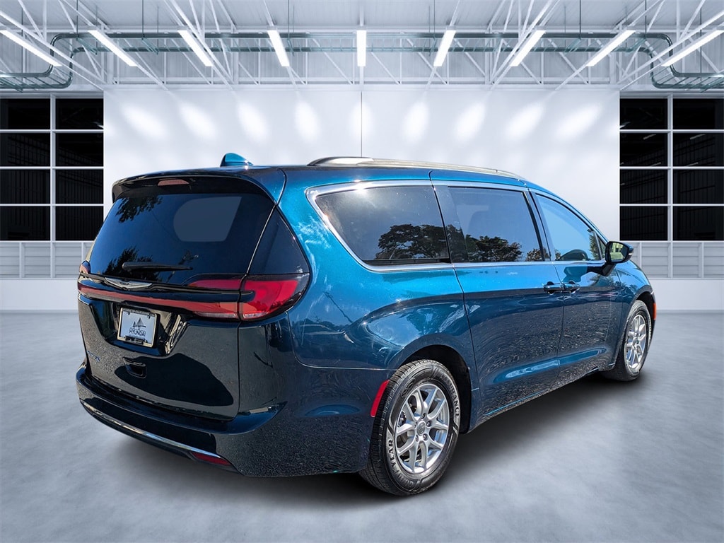 Used 2022 Chrysler Pacifica Touring L Van Passenger Van