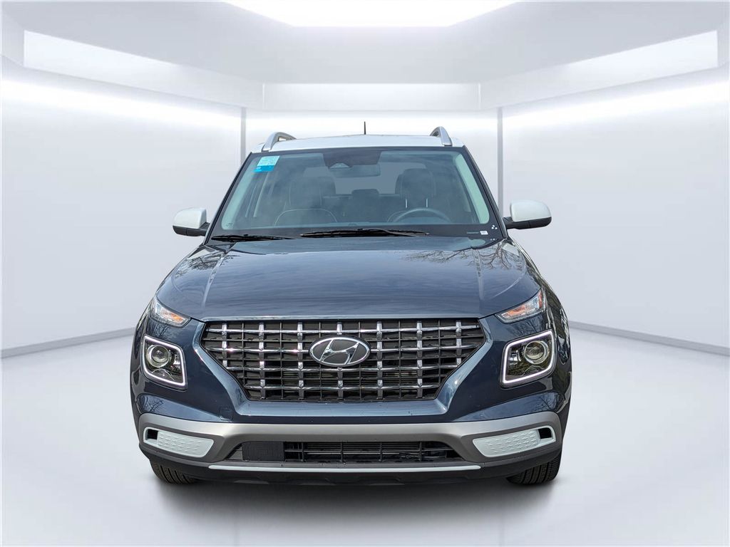 2025 Hyundai Venue Limited - Photo 8