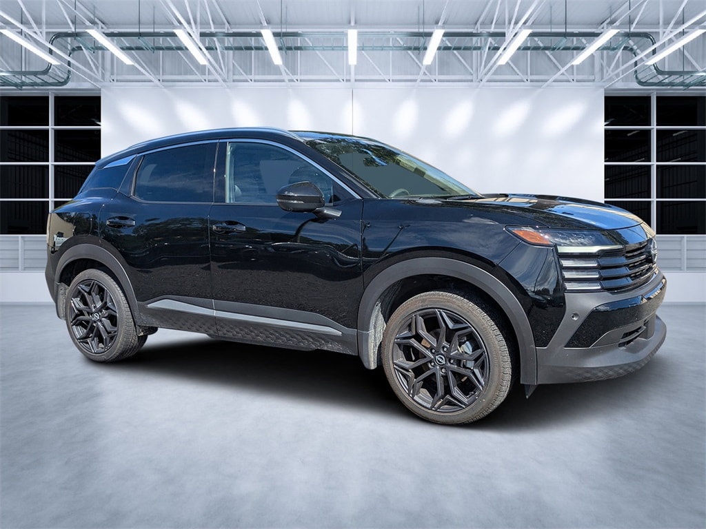 Used 2025 Nissan Kicks SR SUV