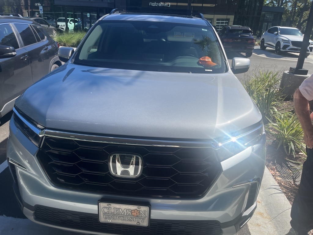 2024 Honda Pilot Touring's photo