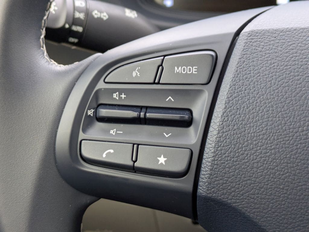 2025 Hyundai Venue Limited - Photo 26