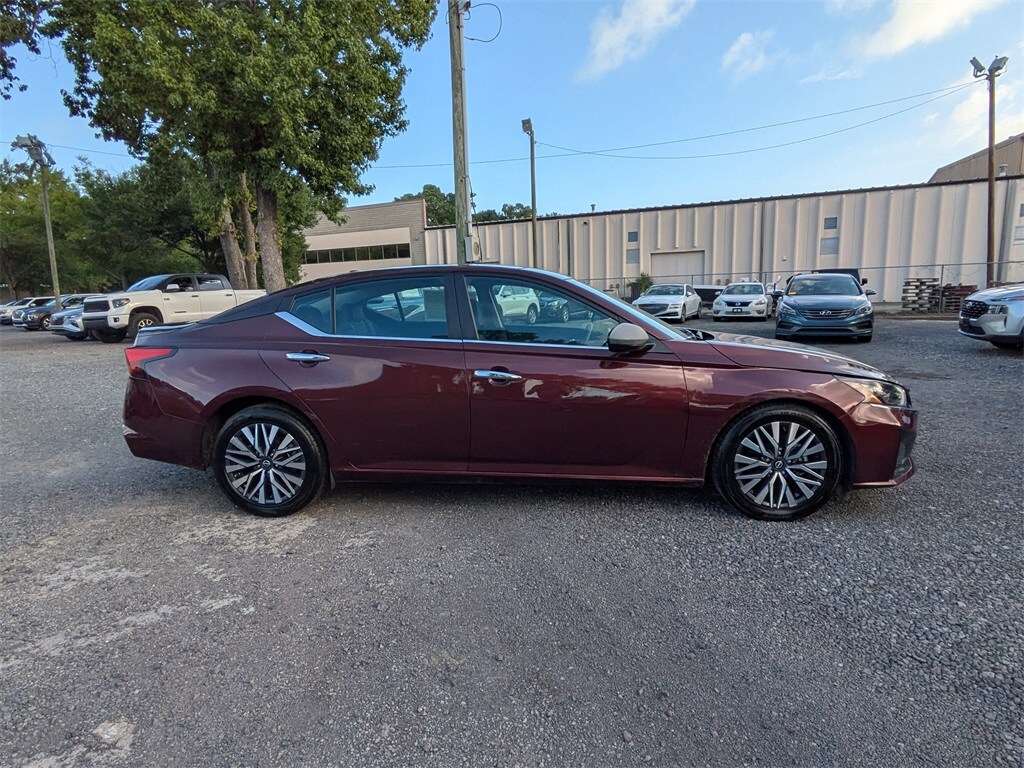 2024 Nissan Altima 2.5 SV photo 3