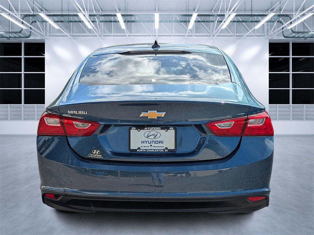 2025 Chevrolet Malibu photo 4
