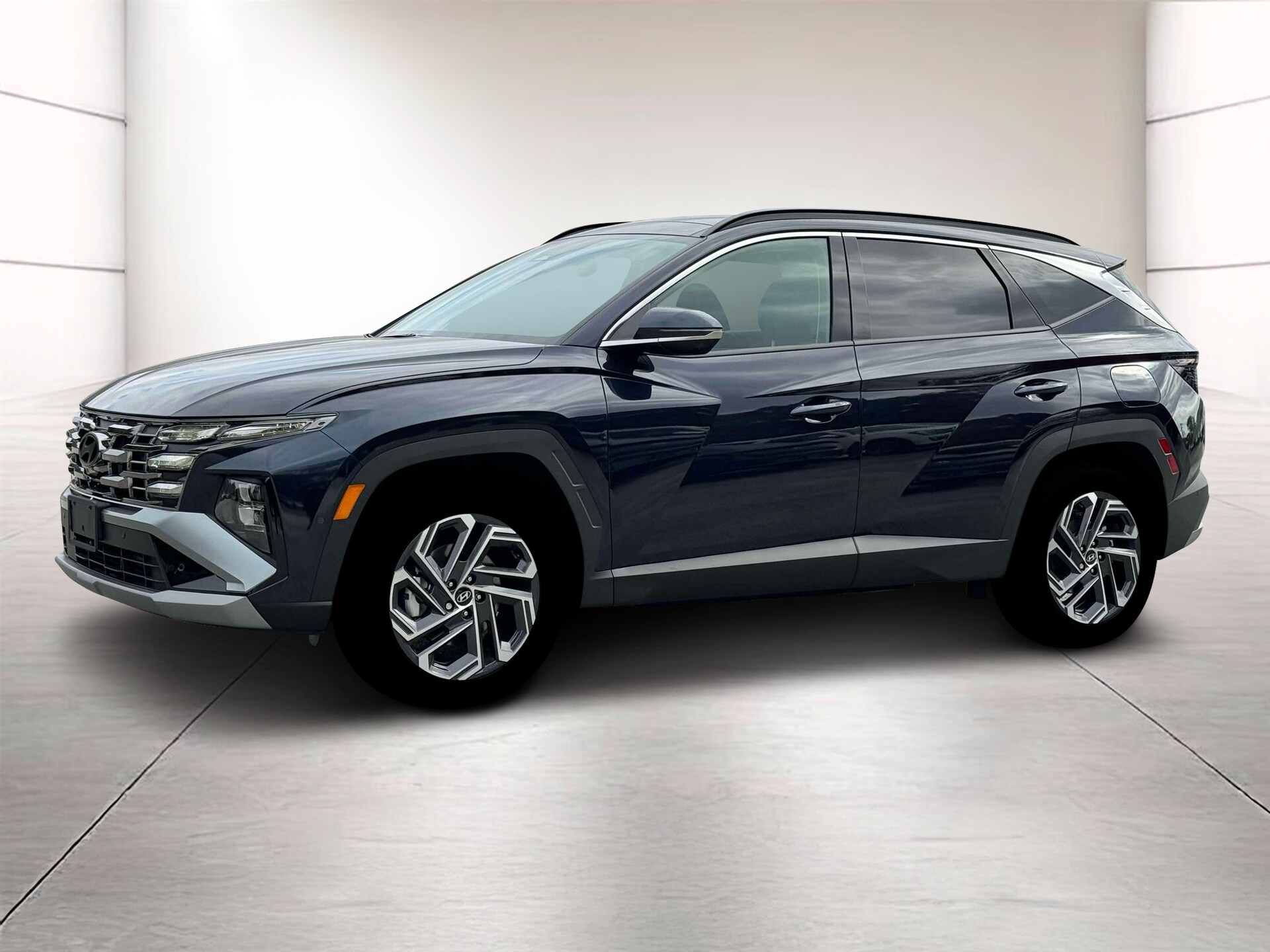 2025 Hyundai Tucson Hybrid Limited photo 2