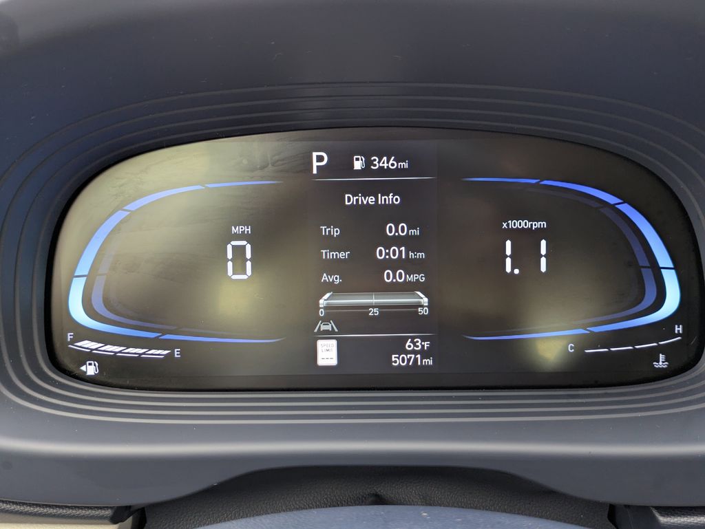 2025 Hyundai Venue Limited - Photo 28