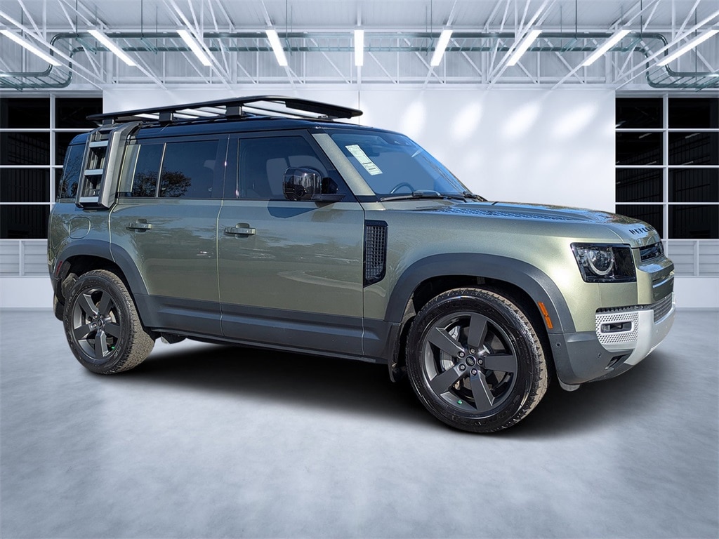 2020 Land Rover Defender HSE's photo