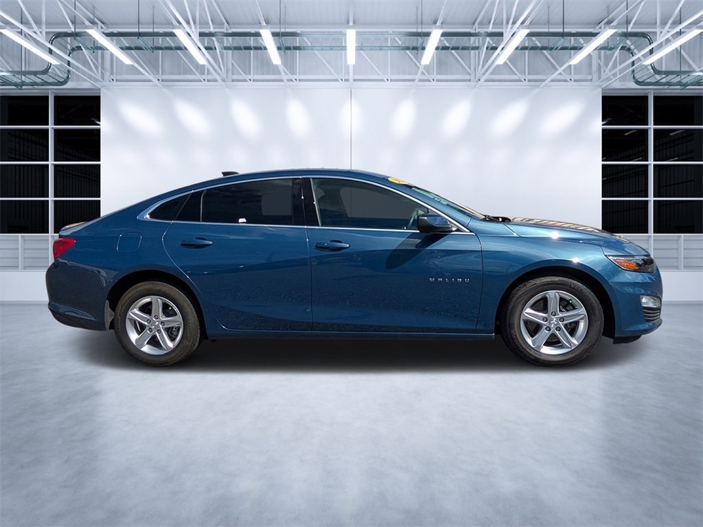 Used 2025 Chevrolet Malibu LS w/1LS Sedan