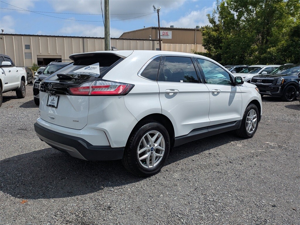 2022 Ford Edge SEL photo 4