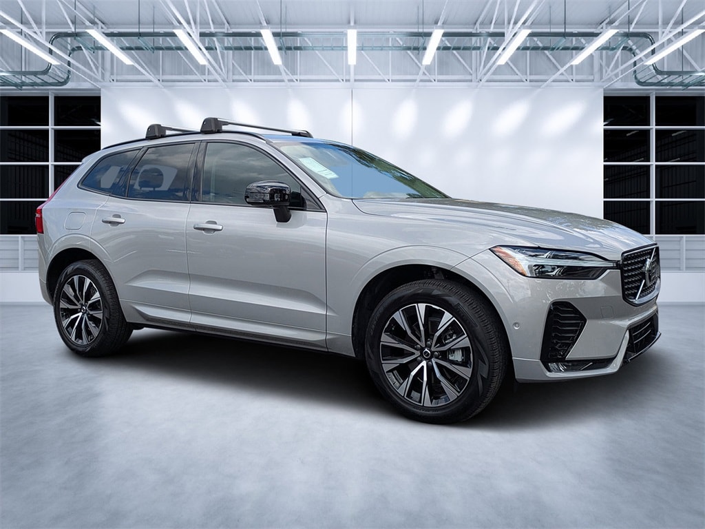 2024 Volvo XC60 Plus's photo