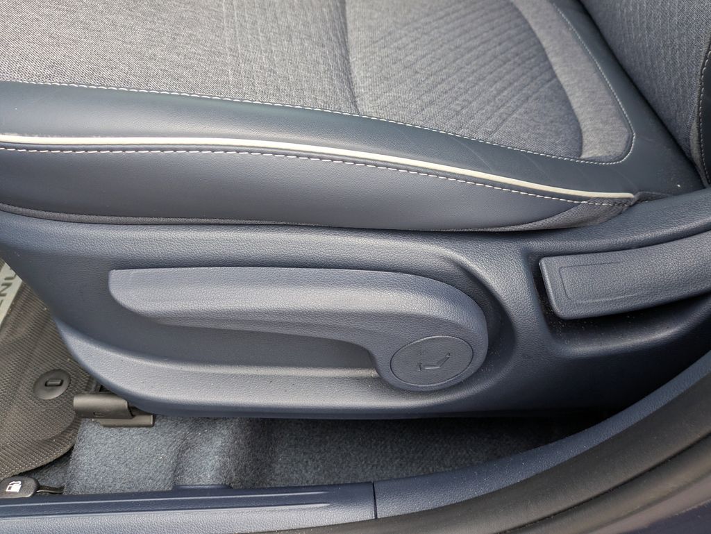 2025 Hyundai Venue Limited - Photo 19