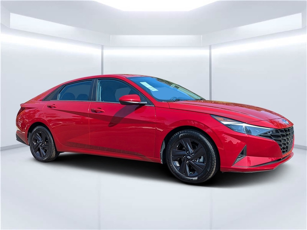 2022 Hyundai Elantra SEL's photo