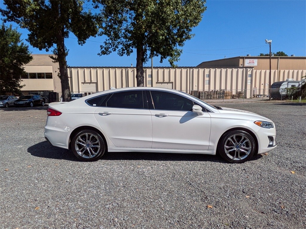 2020 Ford Fusion Hybrid Titanium photo 3