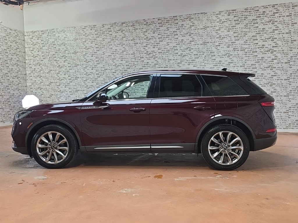 2020 Lincoln Corsair Standard photo 4