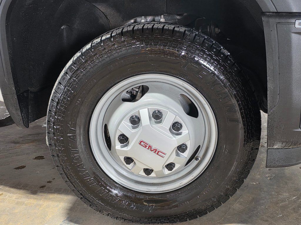 2024 GMC Sierra 3500HD Pro - Photo 10