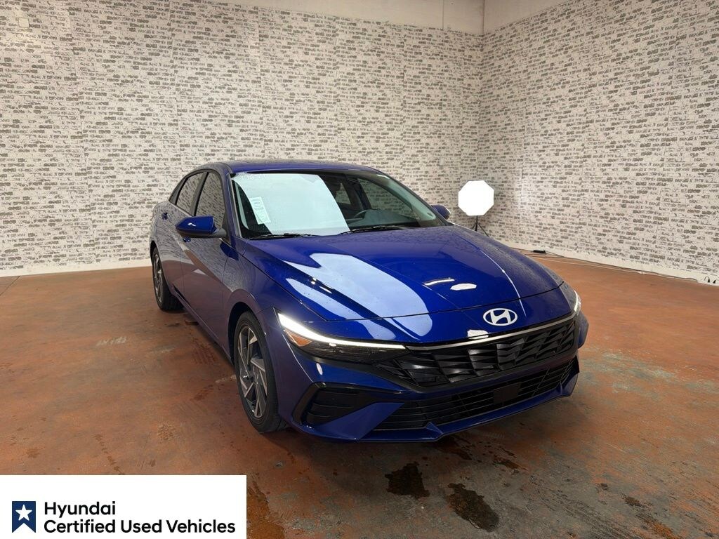 Certified 2025 Hyundai Elantra SEL Convenience Sedan