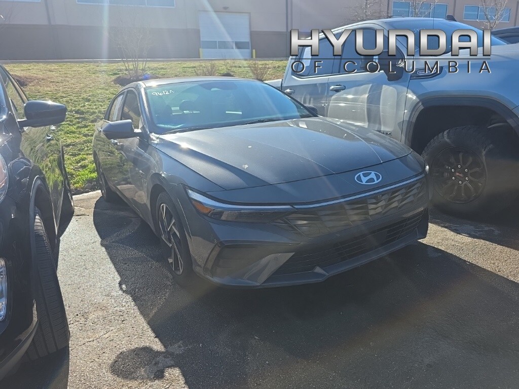 2024 Hyundai Elantra Limited's photo