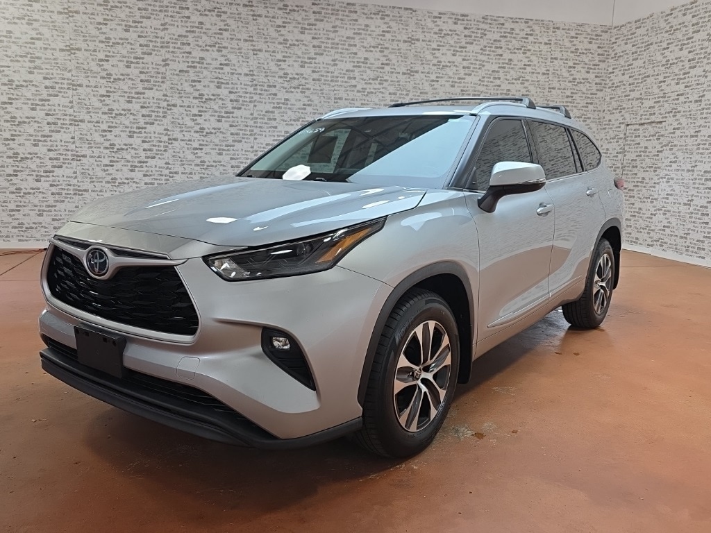 Used 2022 Toyota Highlander XLE SUV