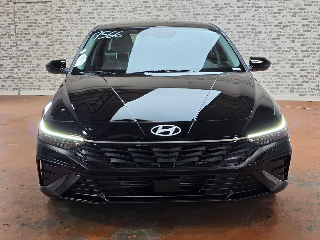 New 2026 Hyundai Elantra Limited Sedan