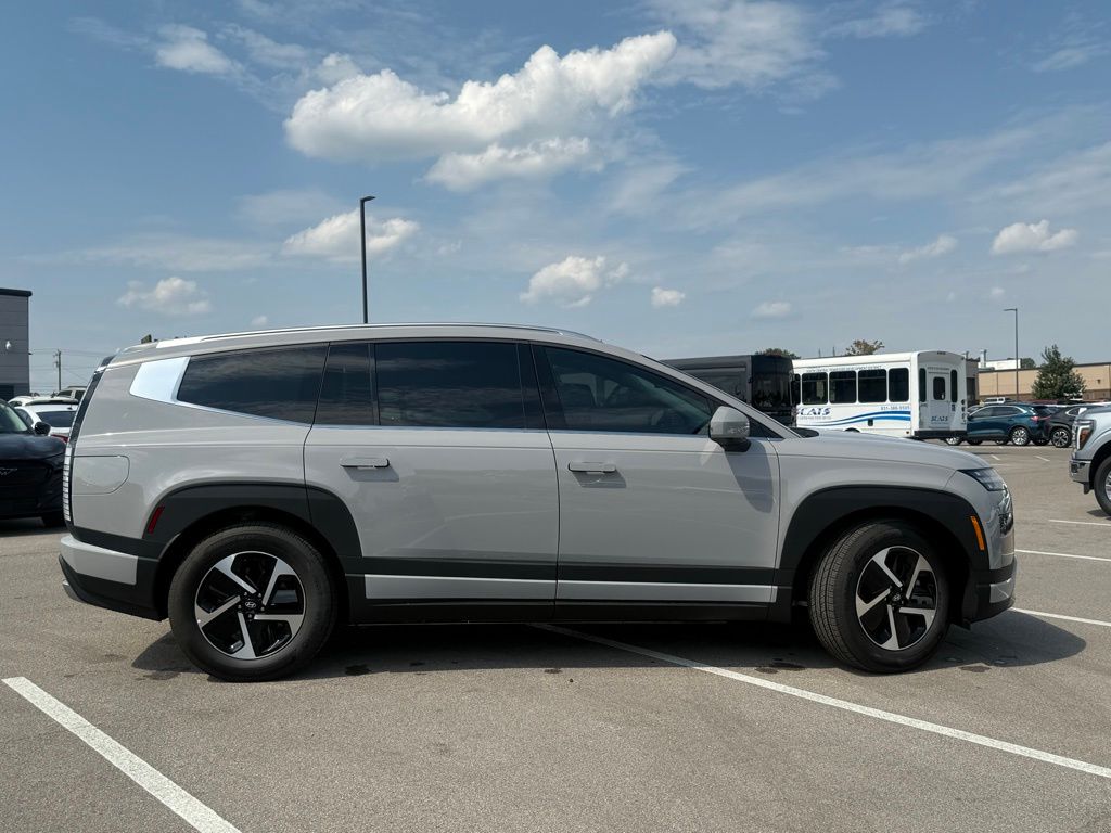 2026 Hyundai IONIQ 9 SE - Photo 9