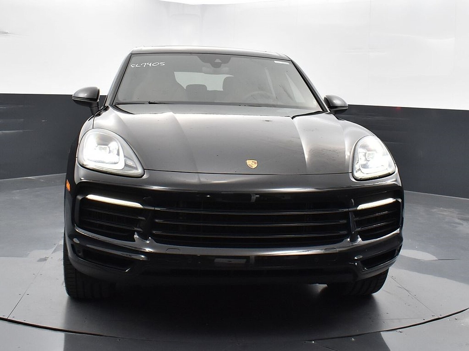 2022 Porsche Cayenne Base photo 2