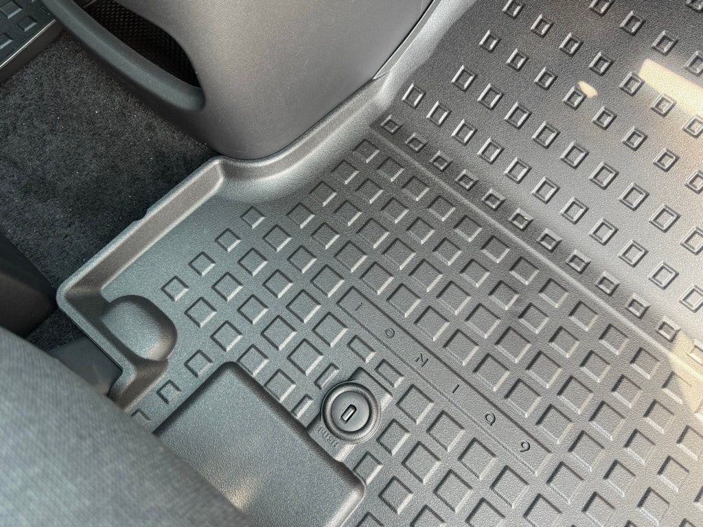 2026 Hyundai IONIQ 9 SE - Photo 15